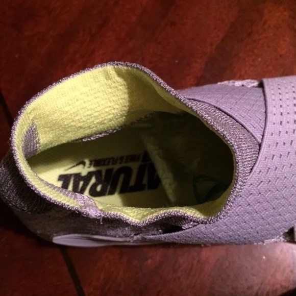 RunNatural Nike Running Free & Flexible  Shoes - Picture 4 of 10